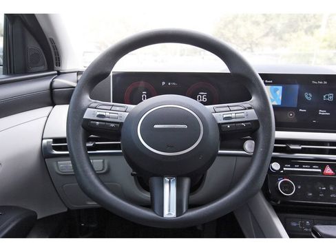 Certified 2025 Hyundai Tucson SEL FWD image 17