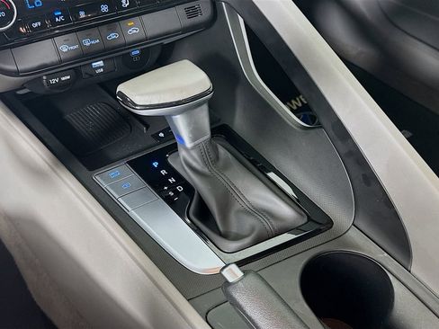 Certified 2025 Hyundai Elantra Sport FWD image 16