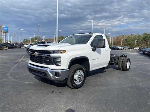 New 2026 Chevrolet Silverado 3500 LT w/ Convenience Package image 11