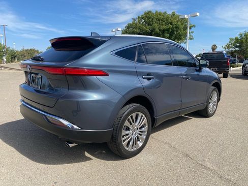 Used 2021 Toyota Venza XLE w/ Carpet Mat Package (TMS) AWD/4WD image 5