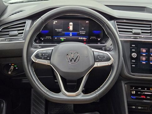Used 2024 Volkswagen Tiguan SE image 22