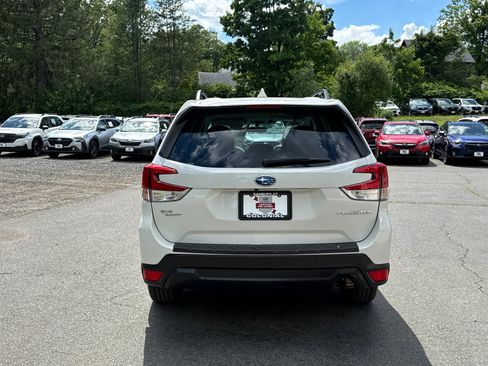 Certified 2023 Subaru Forester Premium AWD/4WD image 5
