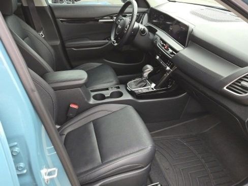 Certified 2024 Kia Seltos SX w/ SX Sunroof Package image 32