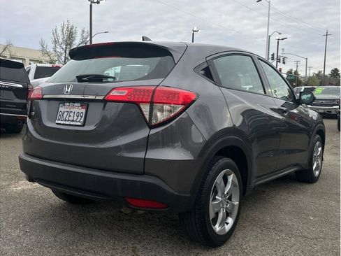 Used 2019 Honda HR-V LX image 8