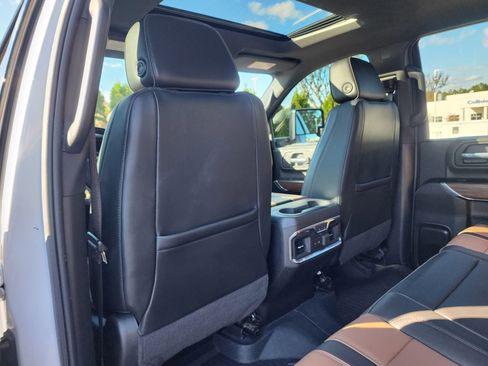 Used 2023 Chevrolet Silverado 2500 High Country image 17