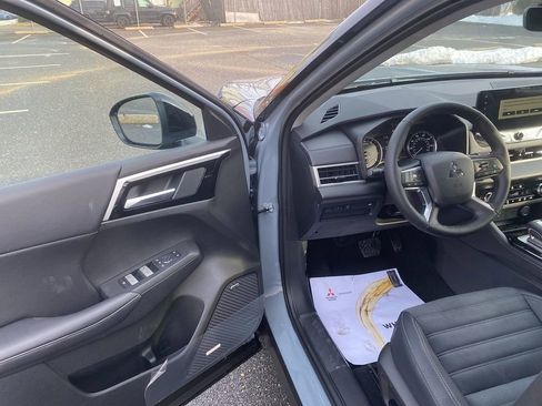 New 2026 Mitsubishi Outlander Trail Edition image 10