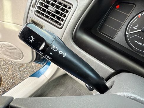 Used 2000 Toyota Corolla CE image 25