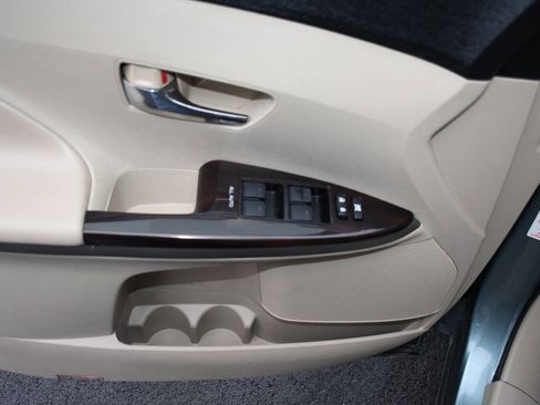 Used 2011 Toyota Venza AWD w/ Convenience Pkg image 15