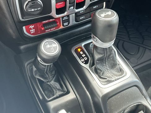 Used 2024 Jeep Wrangler Unlimited Rubicon AWD/4WD image 20