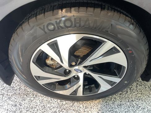 Used 2024 Subaru Legacy Premium image 5