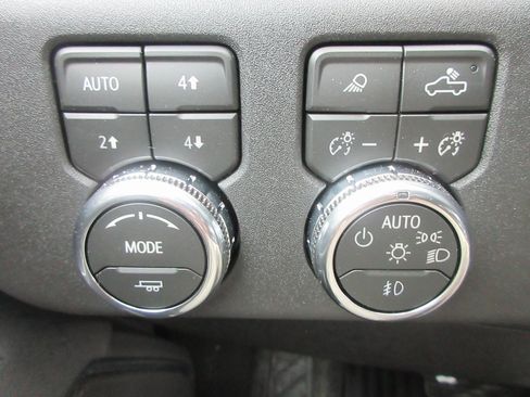 New 2026 GMC Sierra 3500 SLE w/ SLE Value Package image 19