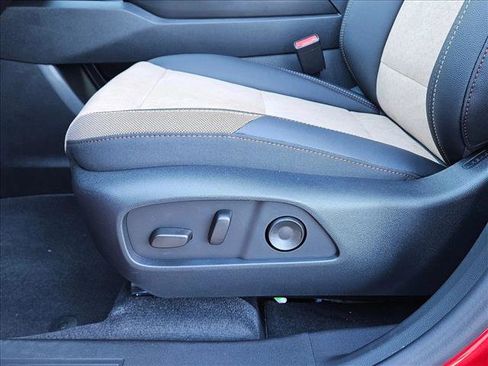 New 2026 Chevrolet Equinox ACTIV image 4