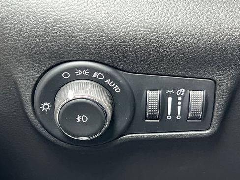 Used 2025 Jeep Compass Limited AWD/4WD image 30