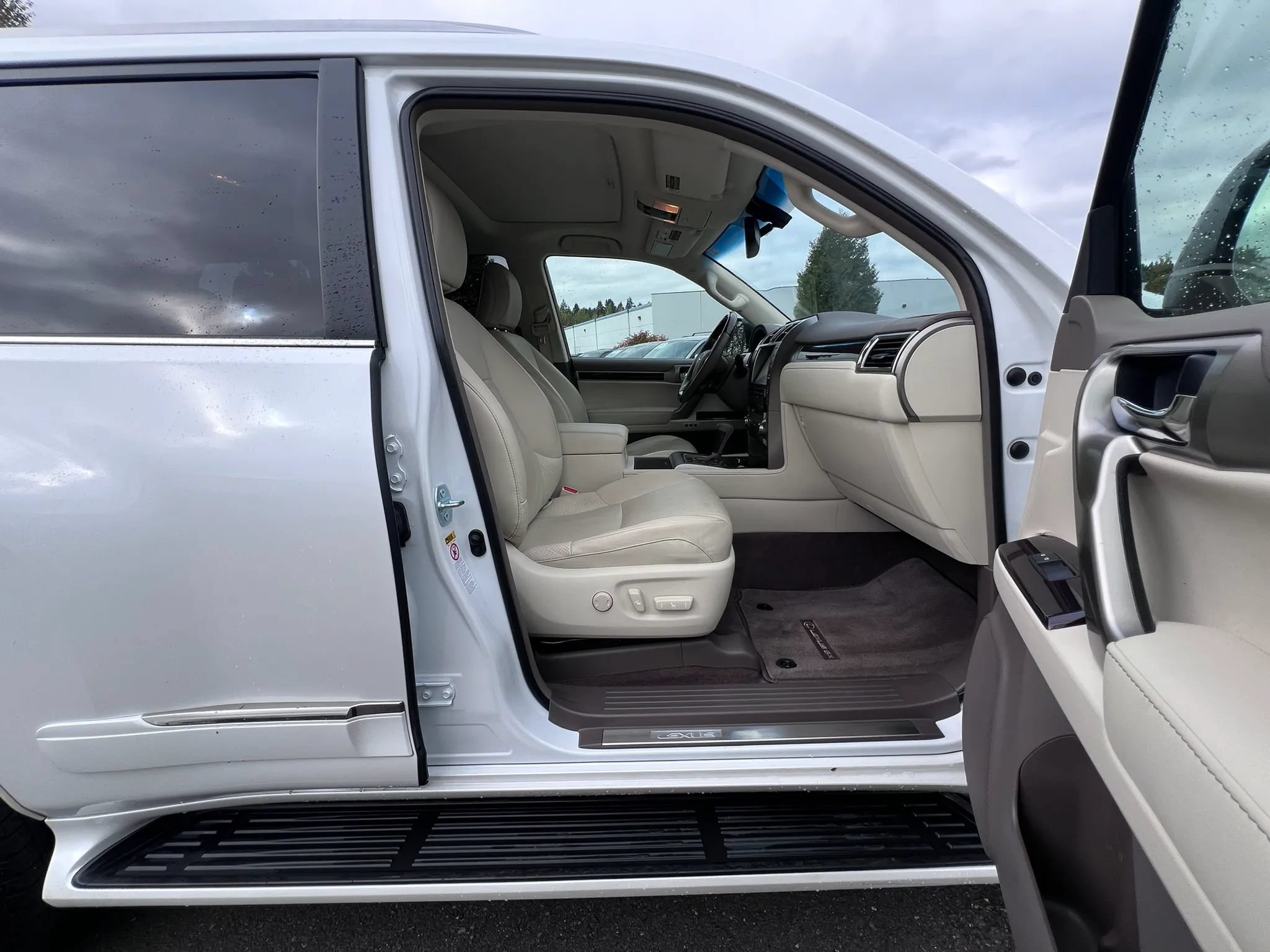 Used 2014 Lexus GX 460 Luxury AWD/4WD image 19