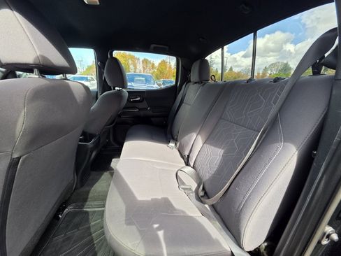 Used 2019 Toyota Tacoma TRD Off-Road AWD/4WD image 15