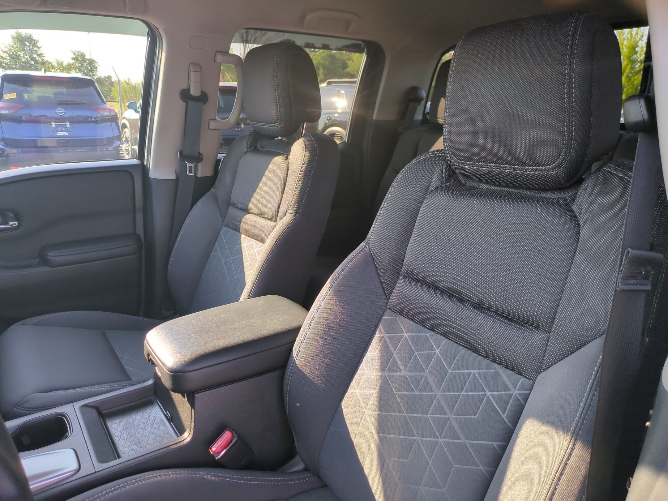 Certified 2025 Nissan Frontier SV w/ SV Convenience Package RWD image 14