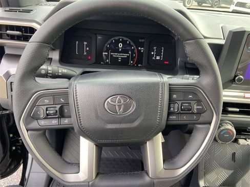 New 2026 Toyota 4Runner SR5 image 25