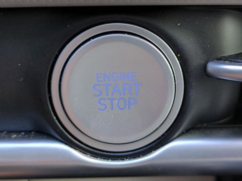 Certified 2025 Hyundai Tucson SE image 25