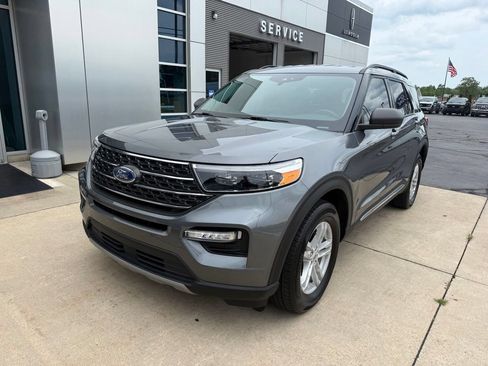 Certified 2024 Ford Explorer XLT w/ Equipment Group 202A AWD/4WD image 7
