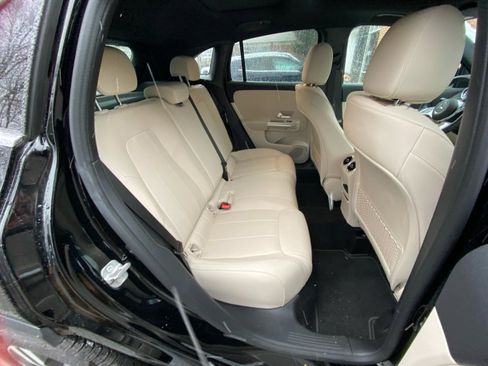 Used 2025 Mercedes-Benz GLA 250 4MATIC image 29