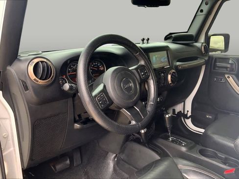 Used 2016 Jeep Wrangler Unlimited Sahara AWD/4WD image 17