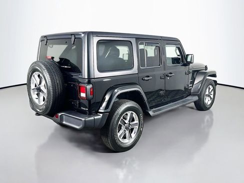 Used 2022 Jeep Wrangler Unlimited Sahara w/ Cold Weather Group image 7