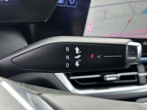 Used 2024 Chevrolet Equinox EV LT image 13