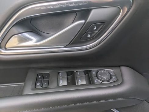 Used 2022 Chevrolet Tahoe Z71 w/ Luxury Package image 11