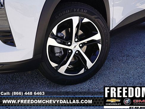 New 2026 Chevrolet Trax RS w/ Driver Confidence Package image 9
