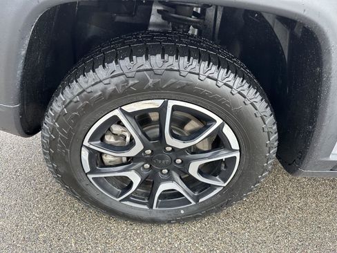 Used 2024 Jeep Compass Trailhawk AWD/4WD image 13