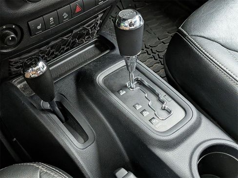 Certified 2016 Jeep Wrangler Unlimited Rubicon image 17