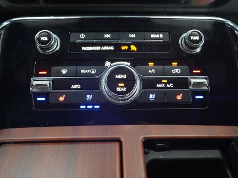 Used 2021 Lincoln Navigator L Reserve w/ Luxury Package AWD/4WD image 20