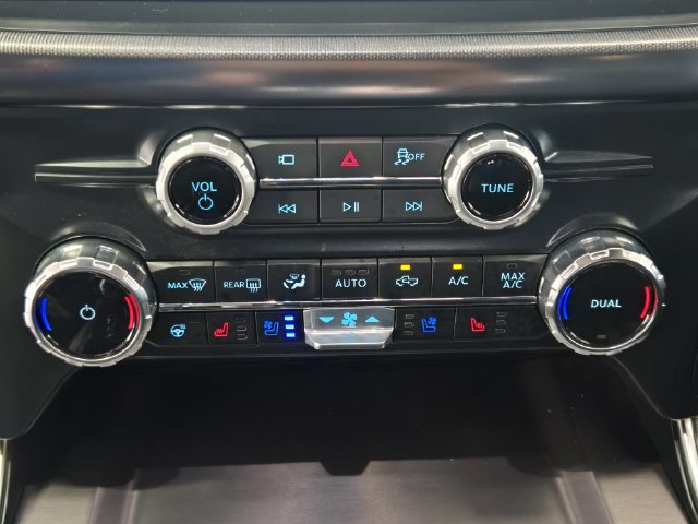 Used 2025 Ford F150 Platinum w/ FX4 Off-Road Package AWD/4WD image 22