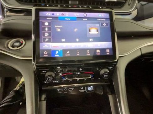 Used 2022 Jeep Grand Cherokee Limited 4xe AWD/4WD image 32