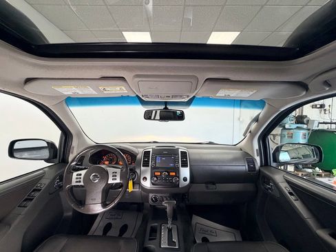 Used 2018 Nissan Frontier PRO-4X AWD/4WD image 9