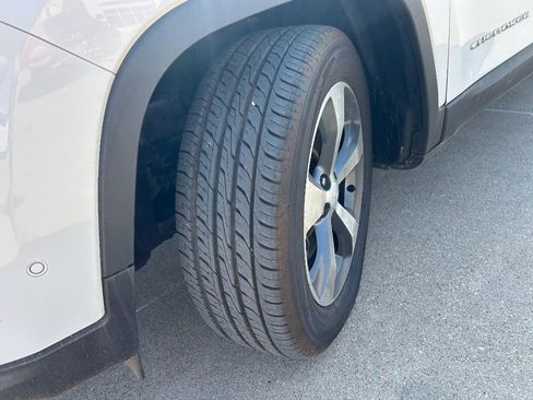 Used 2021 Jeep Cherokee Limited w/ Elite Package image 5