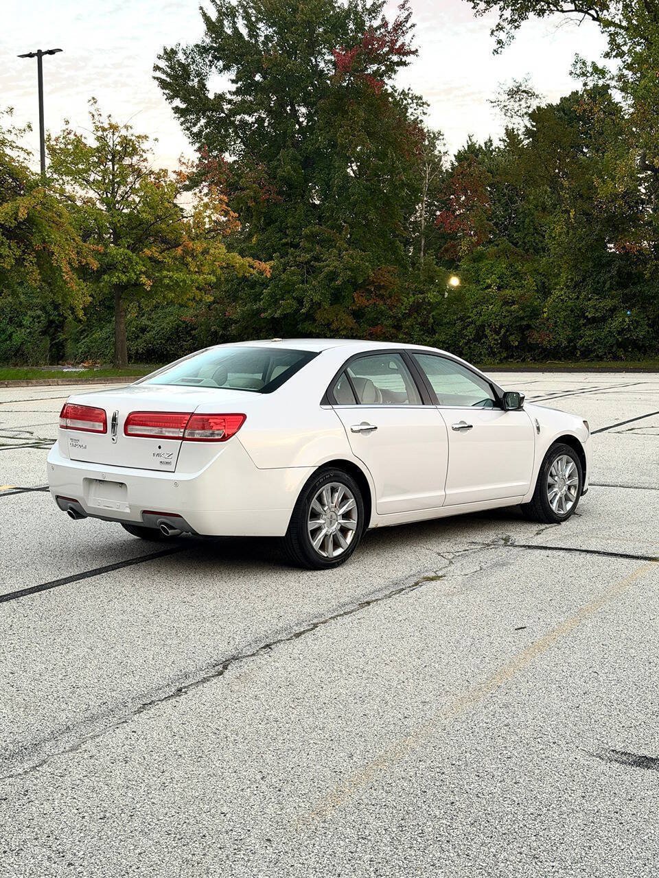 Used 2011 Lincoln MKZ AWD w/ 102A Rapid Spec Order Code image 9