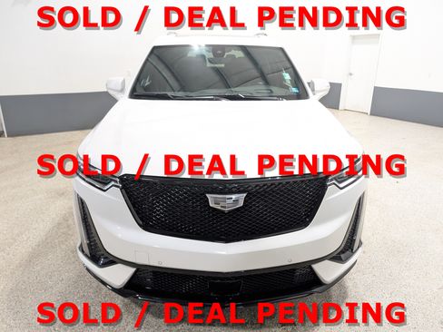 Used 2024 Cadillac XT6 Sport w/ LPO, ONYX Package AWD/4WD image 8
