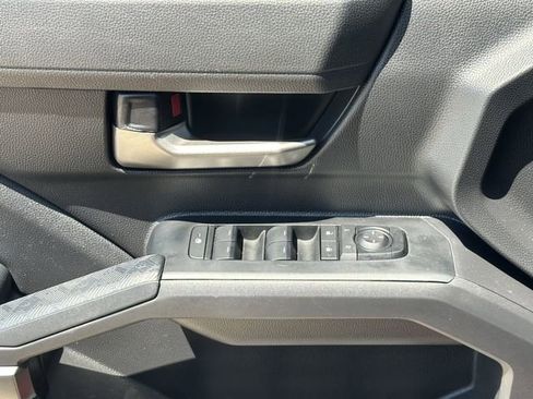 Used 2025 Toyota Tacoma TRD Sport AWD/4WD image 26