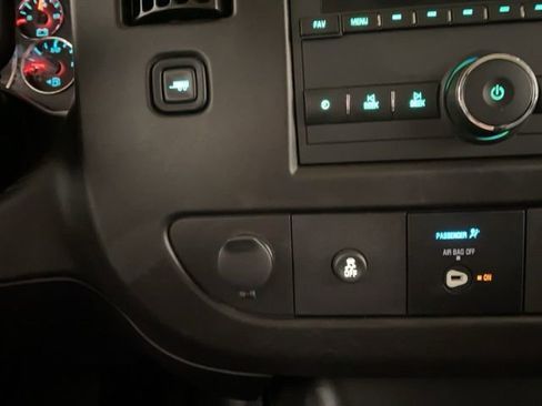 Used 2023 Chevrolet Express 2500 w/ Driver Convenience Package image 43