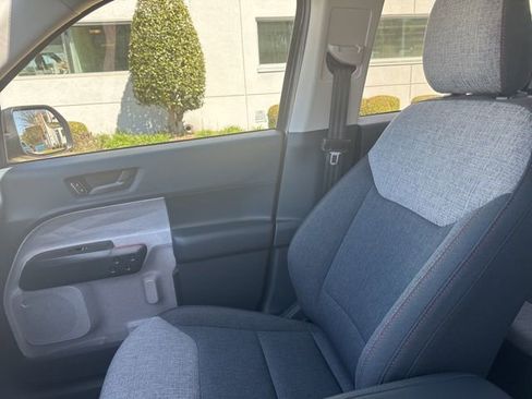 Used 2024 Ford Maverick XLT image 12