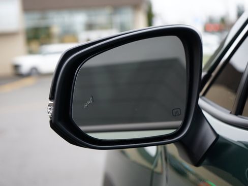 Used 2026 Toyota Corolla Cross XLE image 12