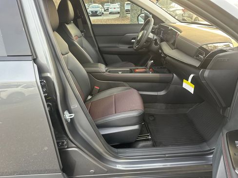 New 2026 Nissan Kicks SR image 13