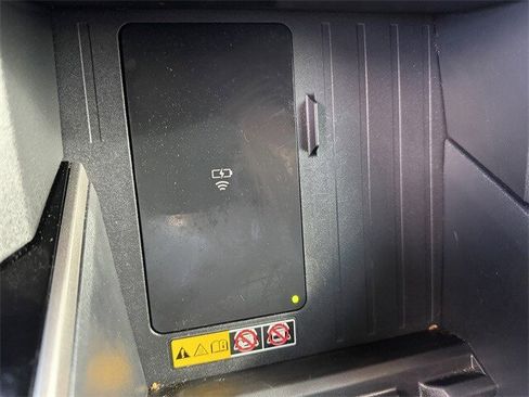 Used 2025 Toyota Tundra Limited image 22