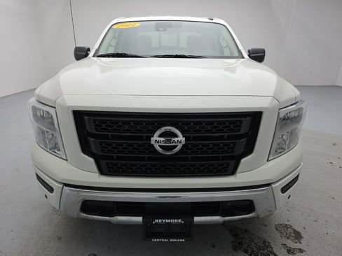 Used 2021 Nissan Titan SV w/ SV Convenience Package AWD/4WD image 4