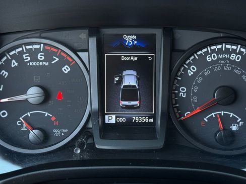 Used 2021 Toyota Tacoma SR image 29