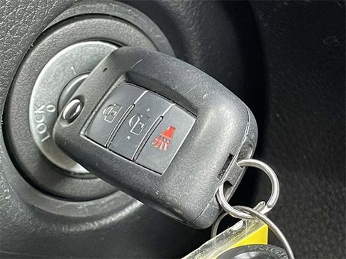 Used 2021 Nissan Rogue Sport S image 6