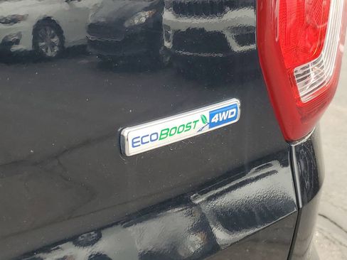 Used 2018 Ford Explorer XLT image 35