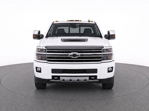 Used 2019 Chevrolet Silverado 2500 High Country w/ Duramax Plus Package AWD/4WD image 2