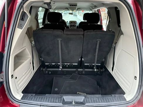 Used 2014 Dodge Grand Caravan SXT image 18